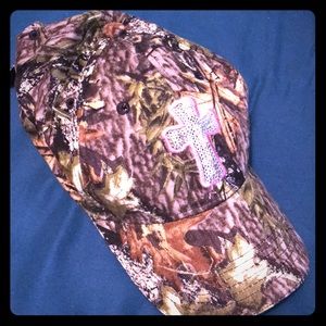 Woman’s Camouflage hat with cross